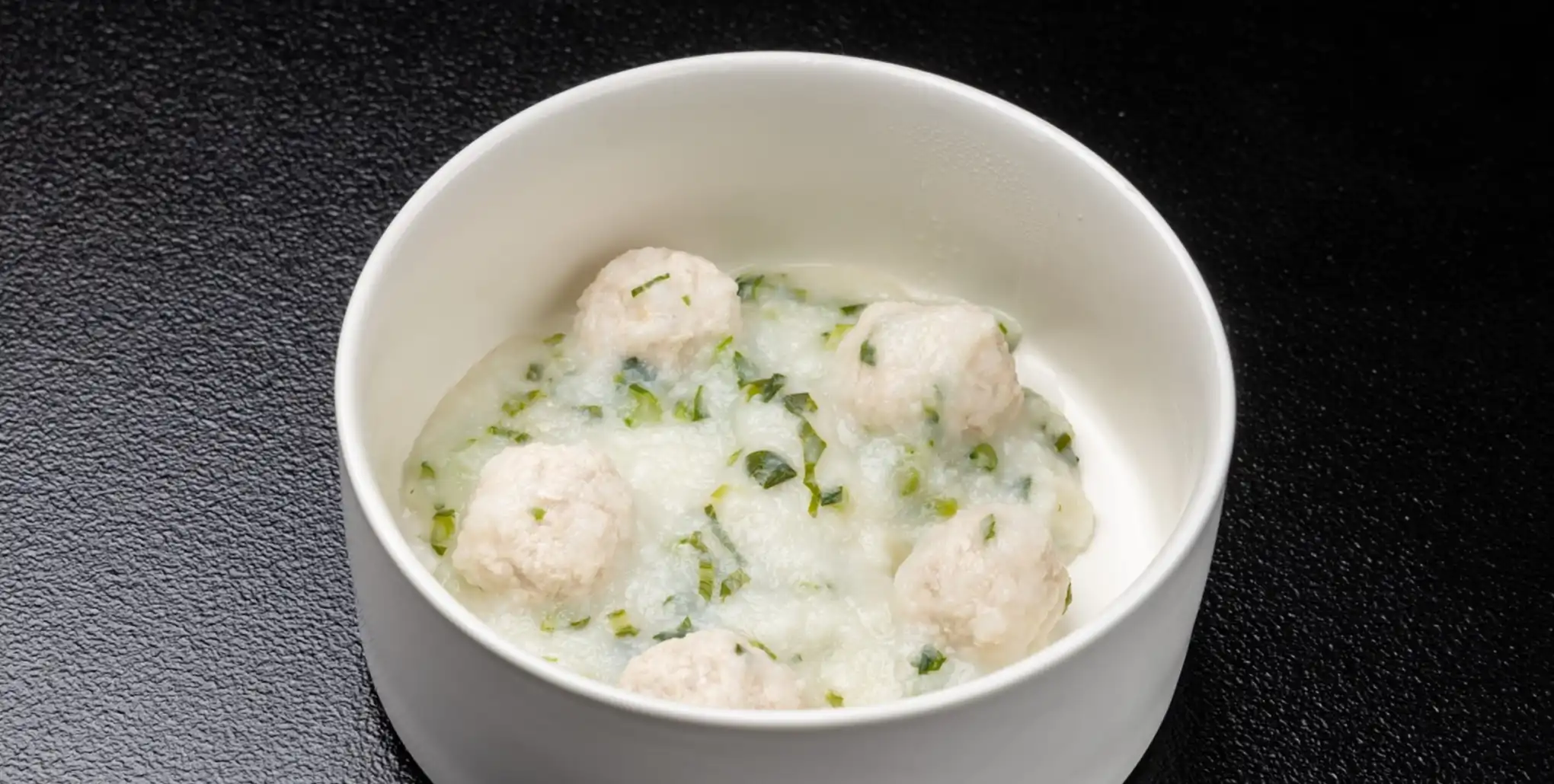 鶏団子の月見あんかけ